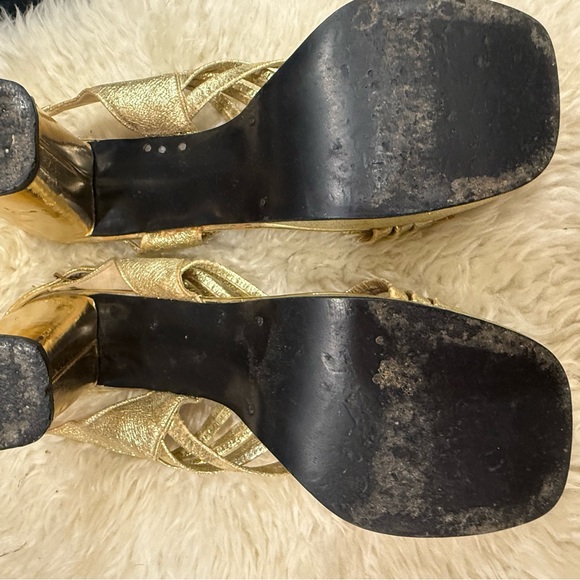 Funky 70s Gold Platform Heels - Picture 9 of 9